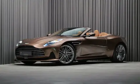 Aston Martin DB12, I 2025 — миниатюра 3