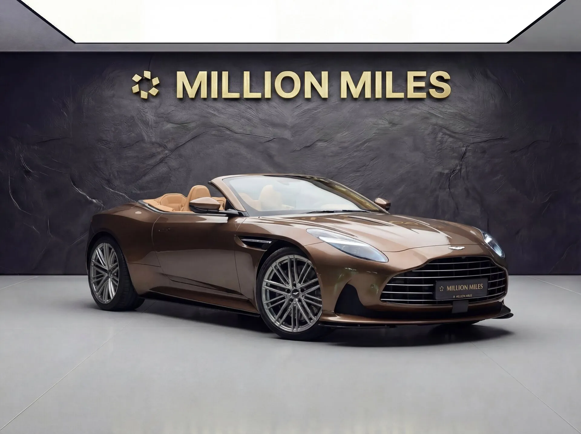 Aston Martin DB12, I 2025 фото 4