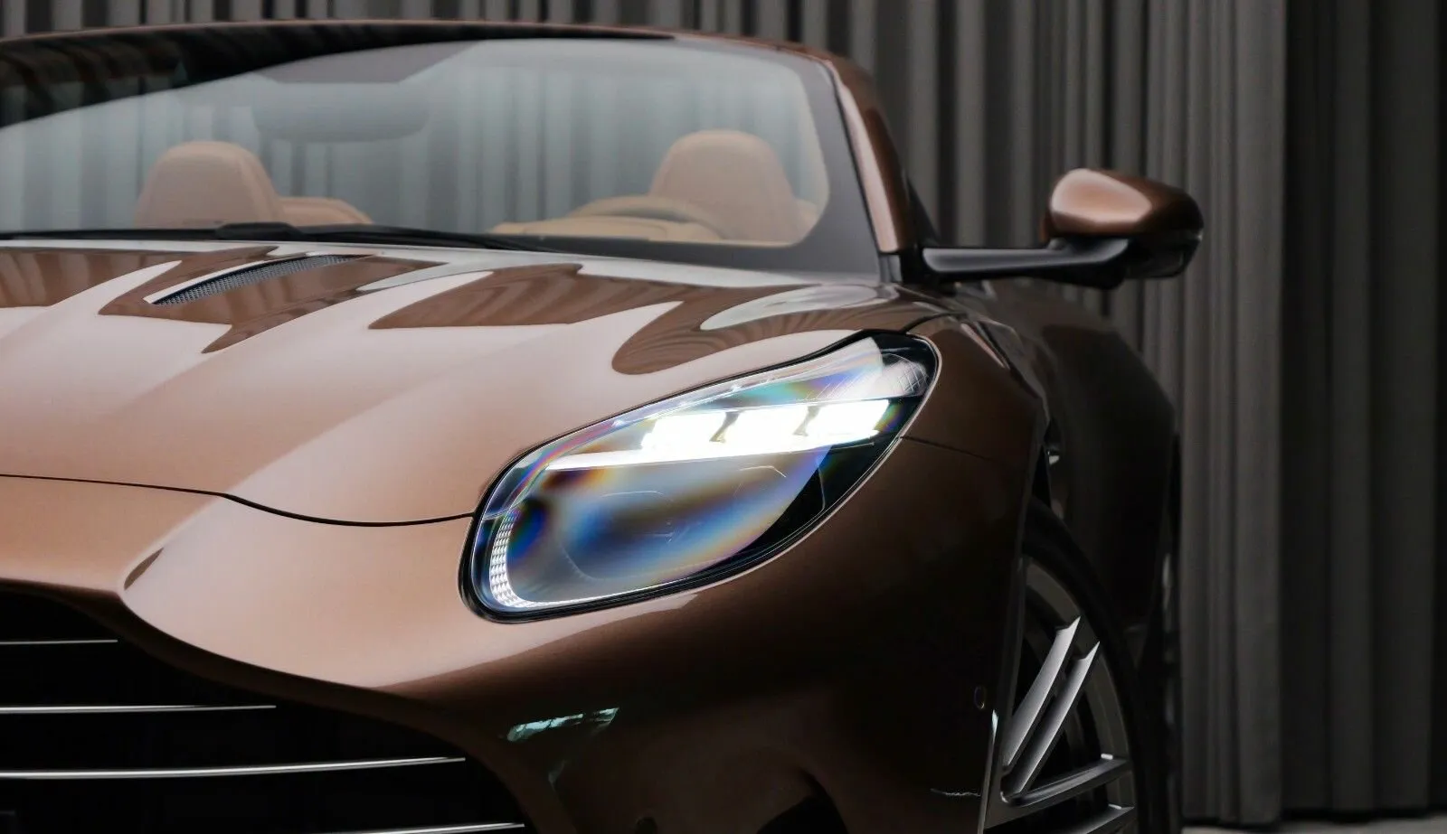 Aston Martin DB12, I 2025 фото 7