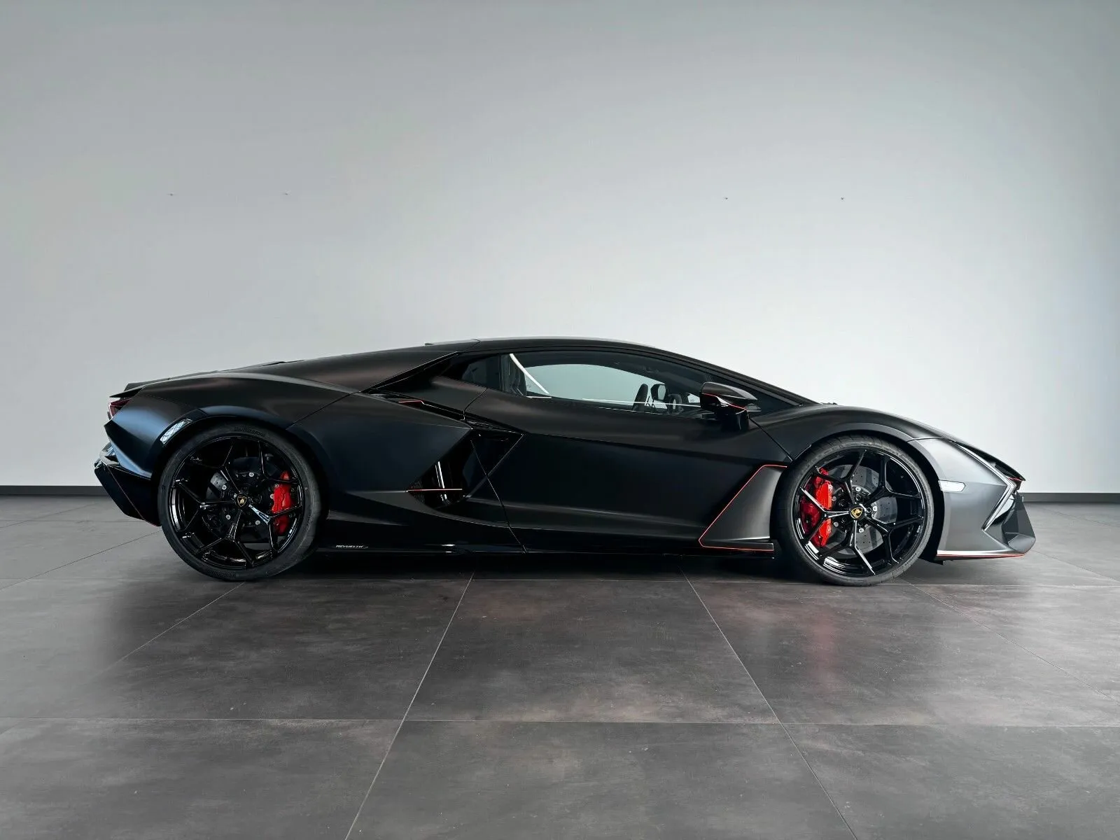 Lamborghini Revuelto, I 2025