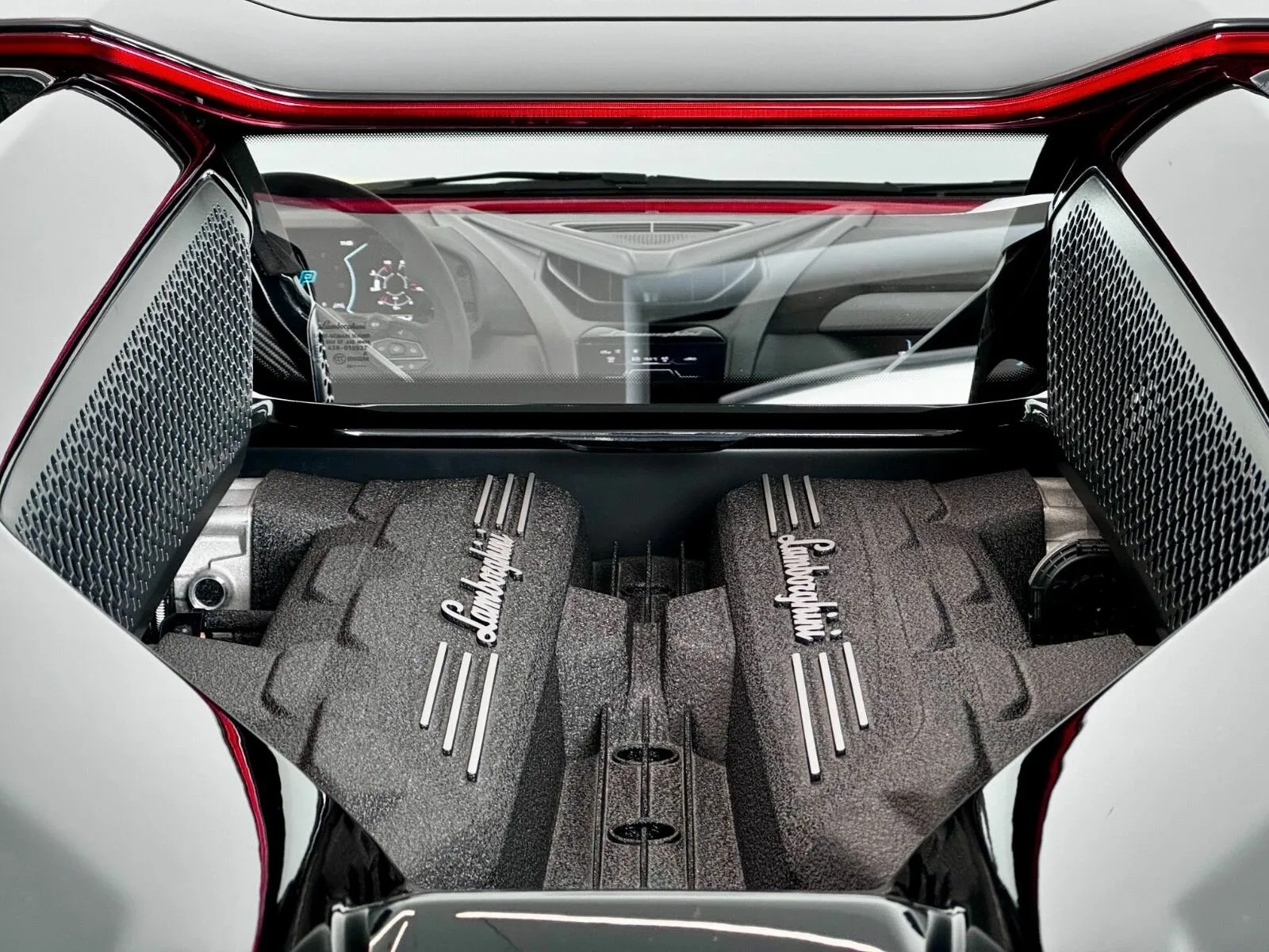 Lamborghini Revuelto, I 2025 фото 4