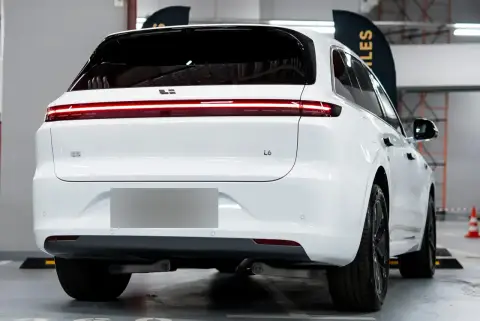 Li Auto L6, I 2024 — миниатюра 1