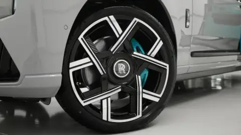 Rolls-Royce Cullinan Black Badge, I Рестайлинг 2025 — миниатюра 5