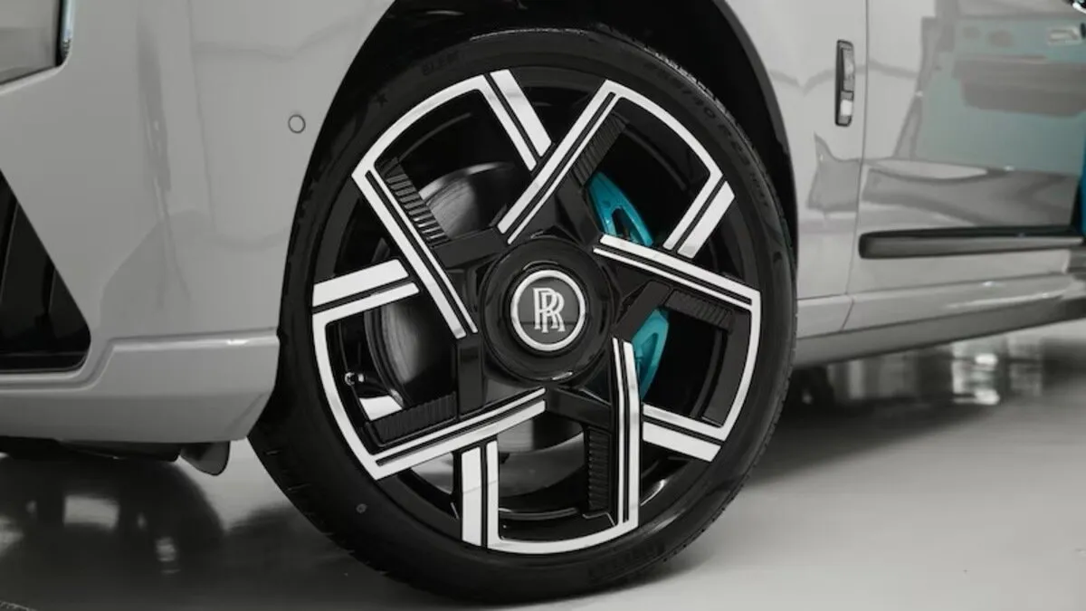 Rolls-Royce Cullinan Black Badge, I Рестайлинг 2025 фото 5