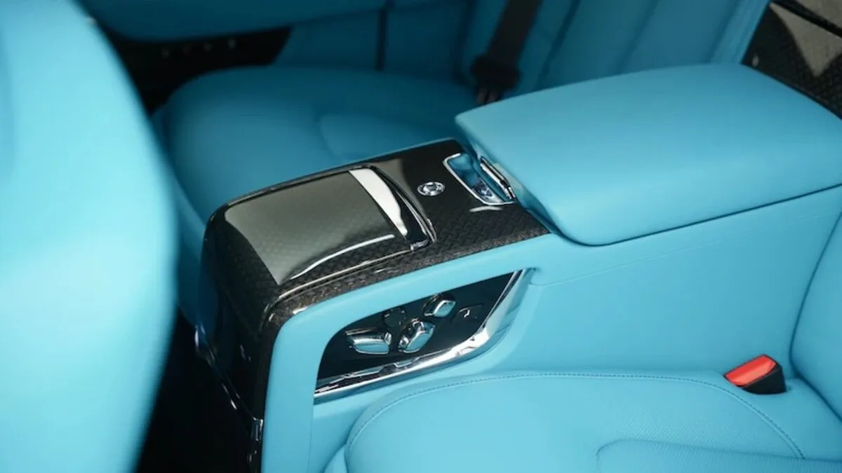 Rolls-Royce Cullinan Black Badge, I Рестайлинг 2025 фото 9