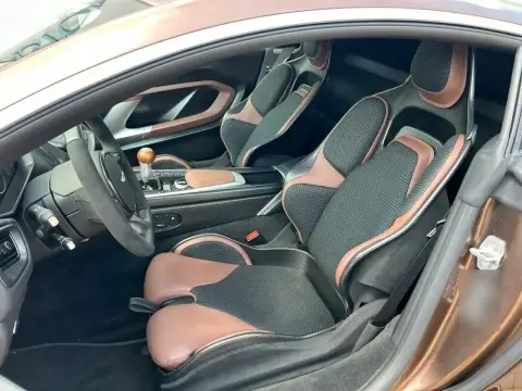Aston Martin Valour, I 2024 — миниатюра 6