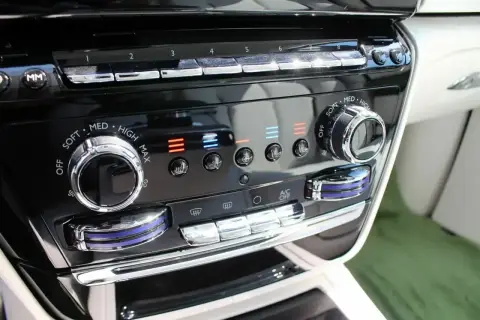 Rolls-Royce Phantom Ewb, Viii 2024 — миниатюра 7