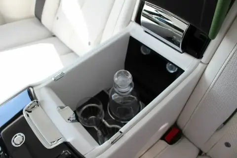 Rolls-Royce Phantom Ewb, Viii 2024 — миниатюра 9