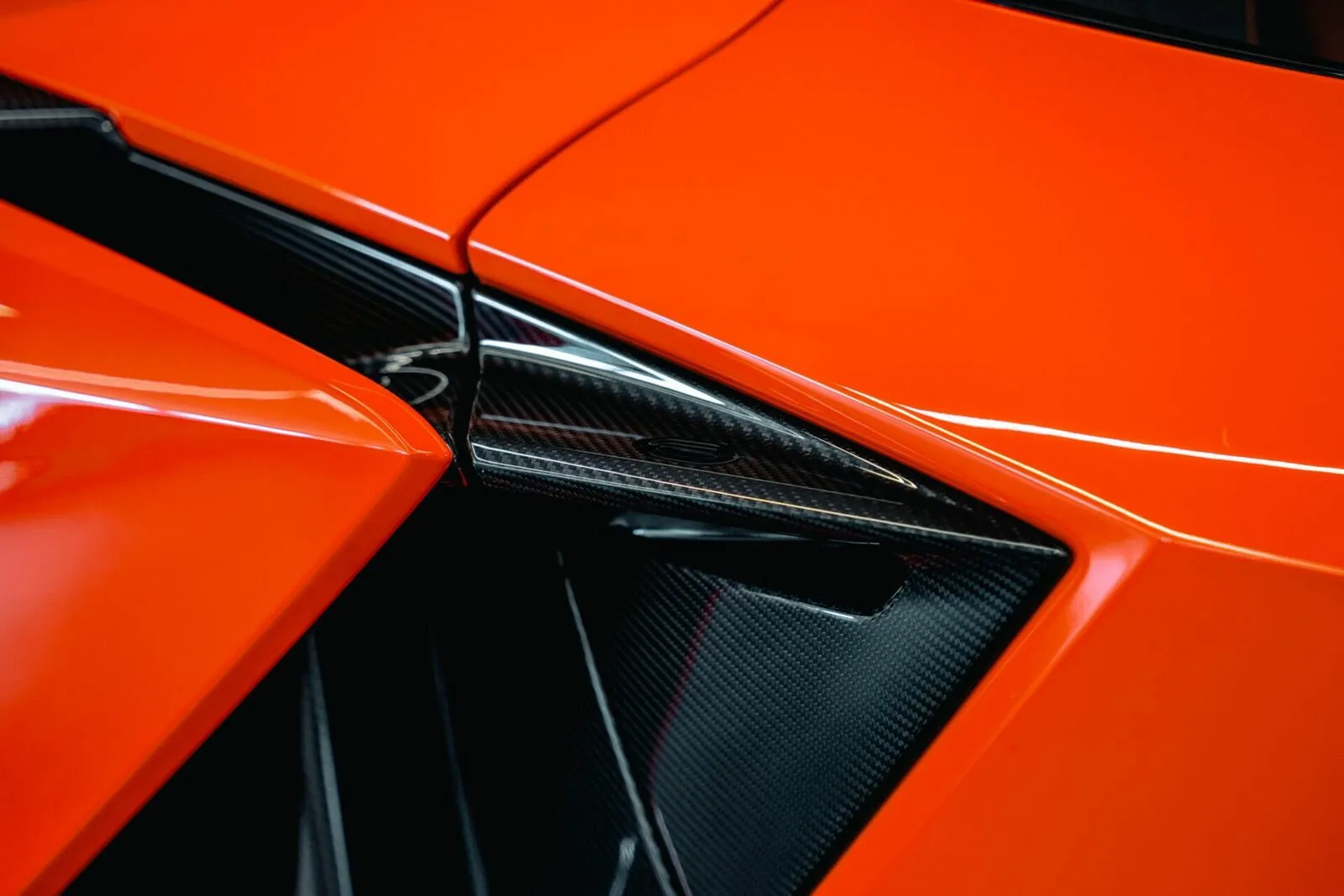 Lamborghini Revuelto, I 2025 фото 3