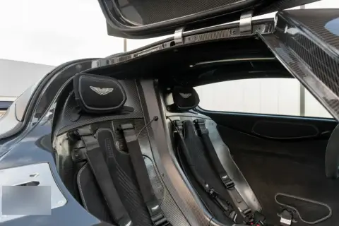 Aston Martin Valkyrie, I 2023 — миниатюра 5