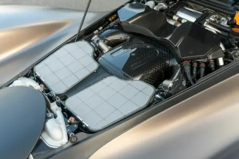 Aston Martin Valkyrie, I 2023 — миниатюра 8