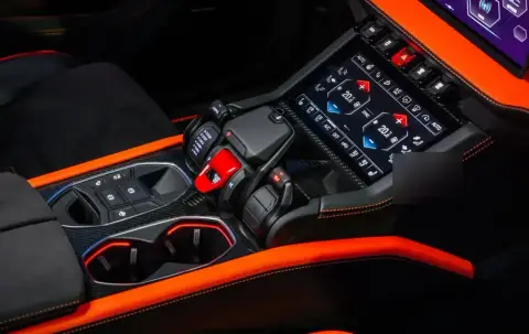 Lamborghini Urus, I Рестайлинг 2025 — миниатюра 4