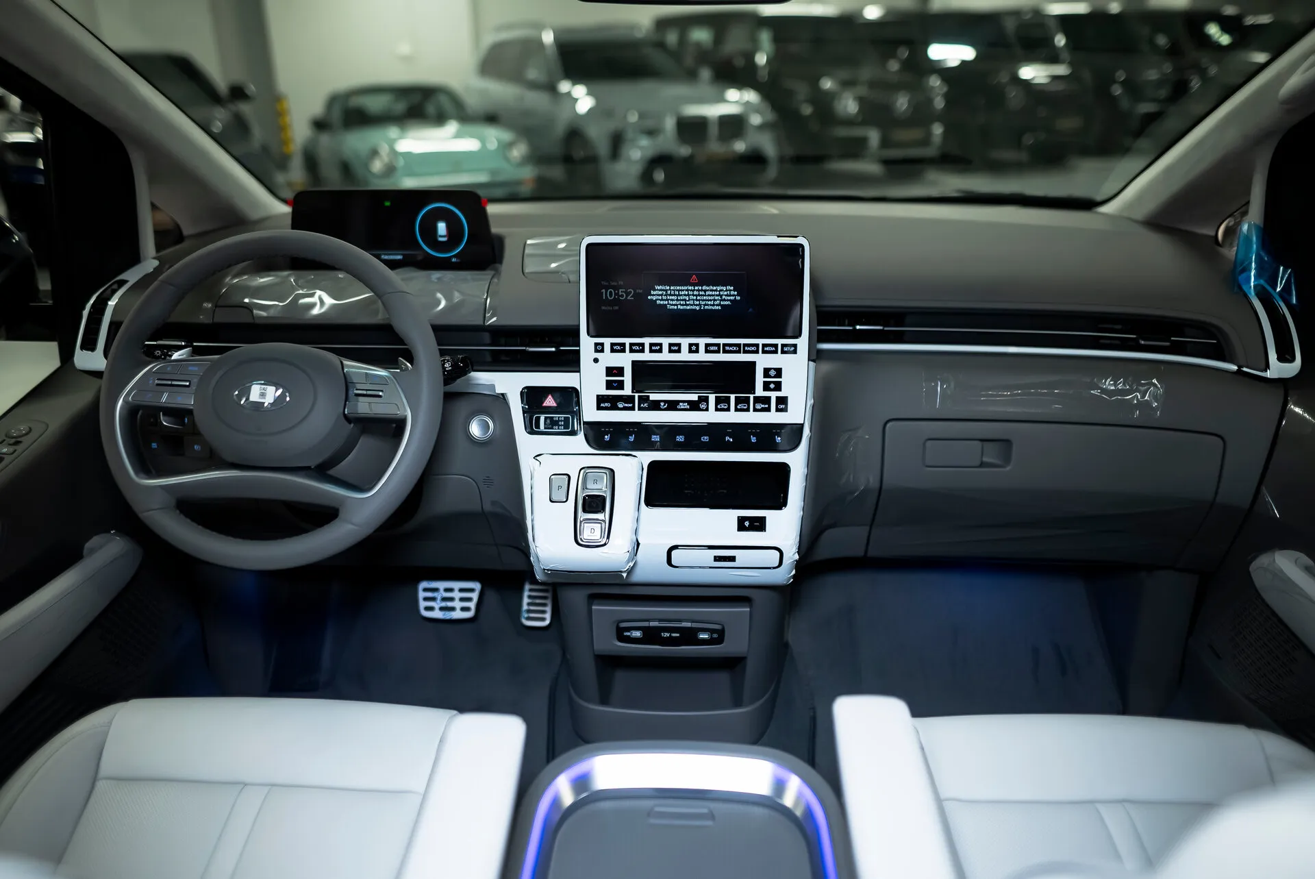 Hyundai Staria, I 2023 фото 2