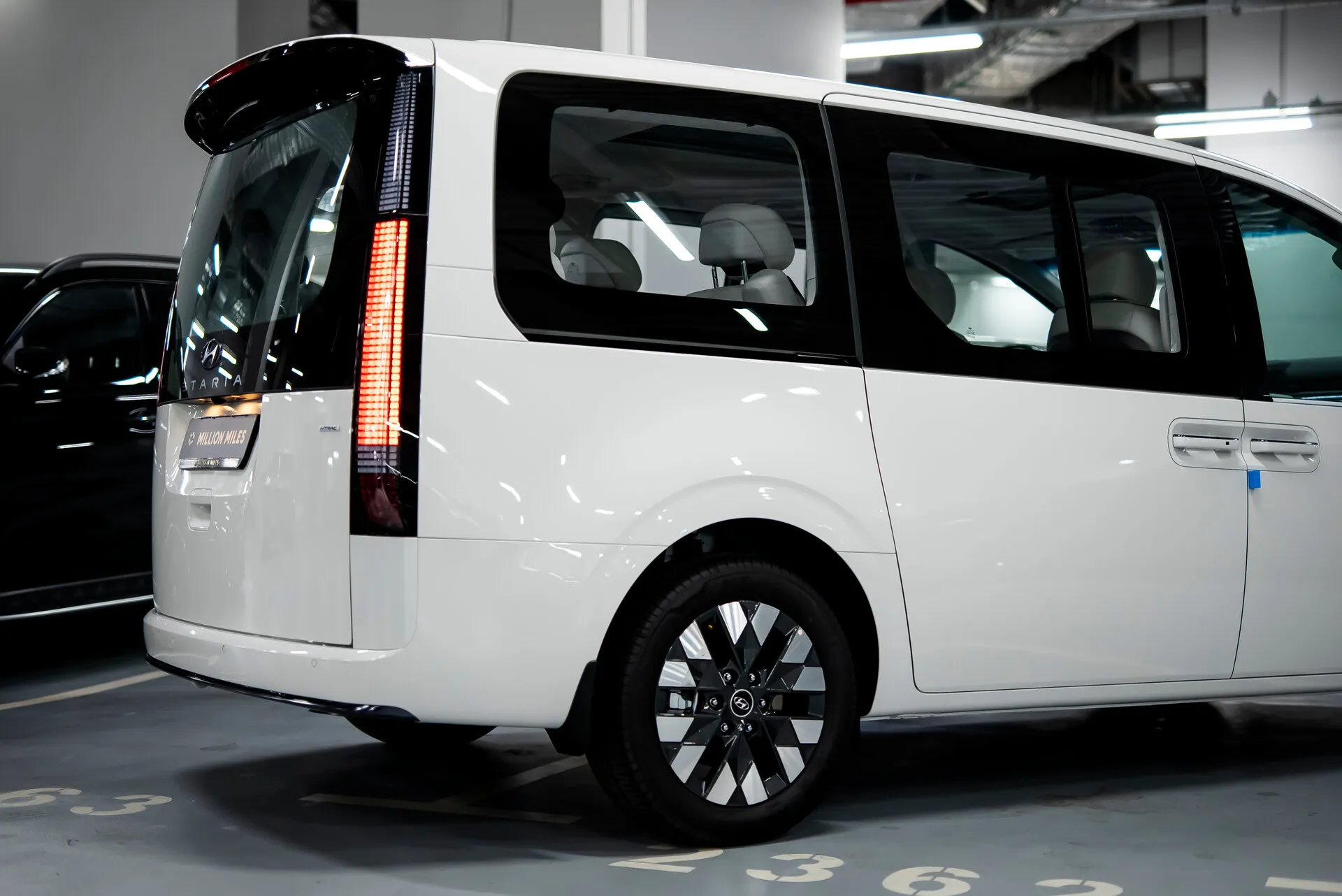Hyundai Staria, I 2023 фото 3