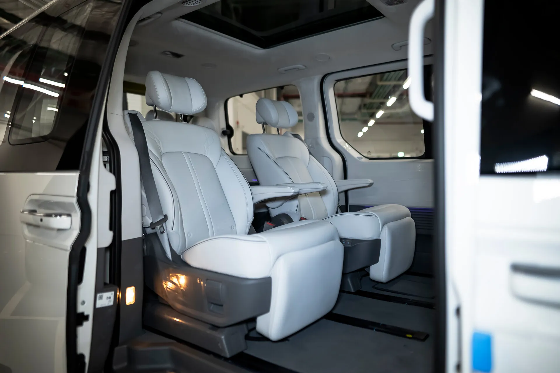 Hyundai Staria, I 2023 фото 4