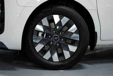 Hyundai Staria, I 2023 — миниатюра 10