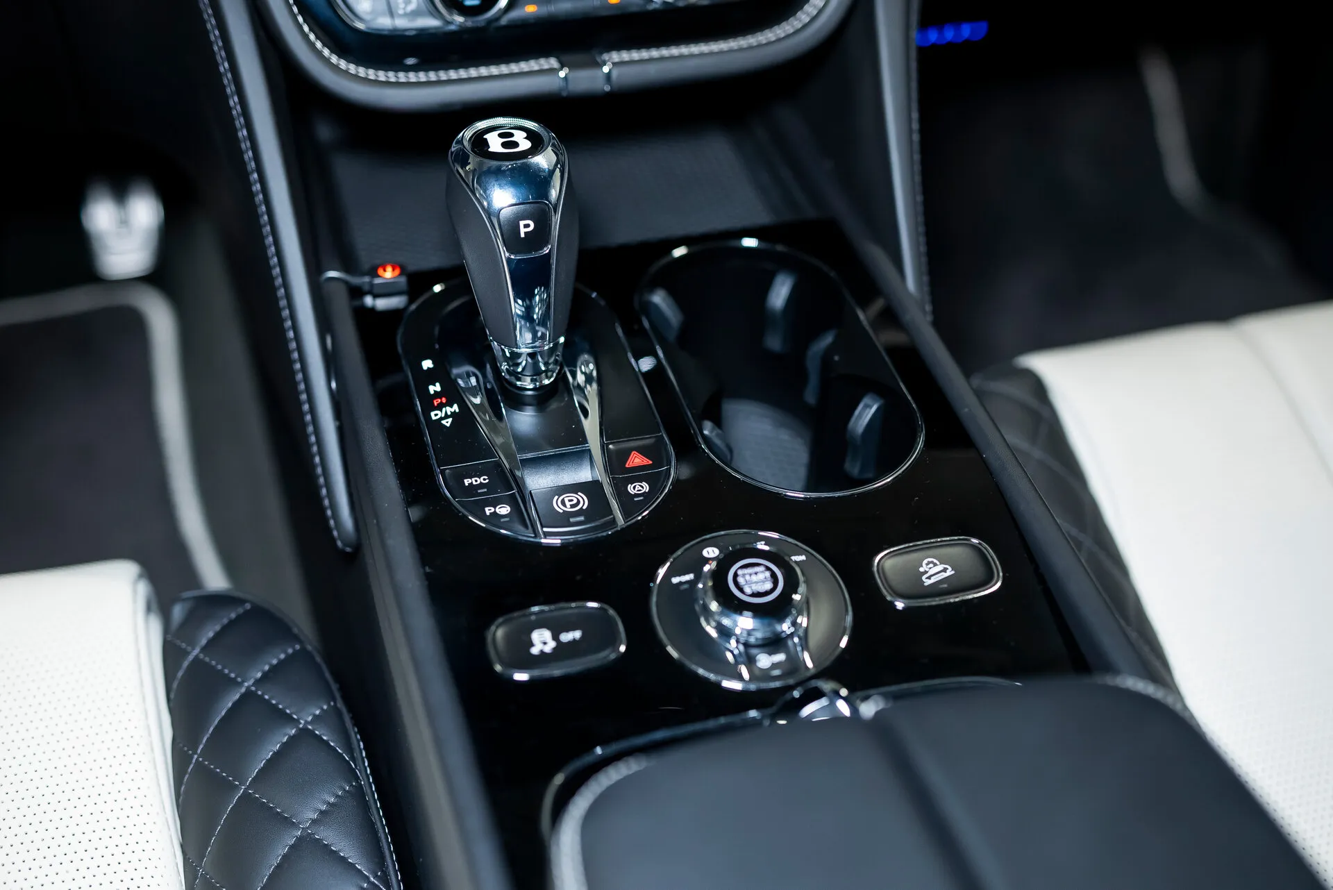 Bentley Bentayga, I 2020 фото 6