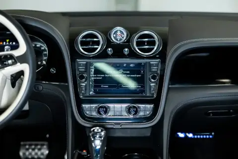 Bentley Bentayga, I 2020 — миниатюра 7