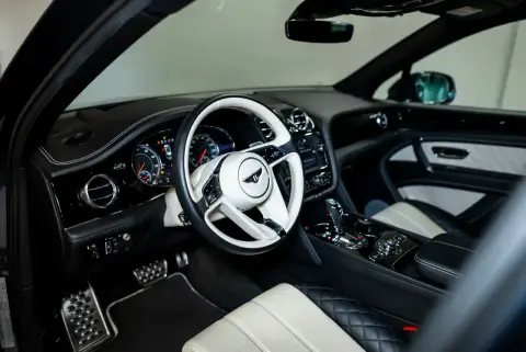 Bentley Bentayga, I 2020 — миниатюра 8