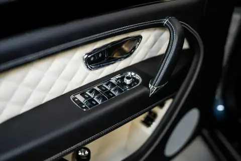 Bentley Bentayga, I 2020 — миниатюра 10