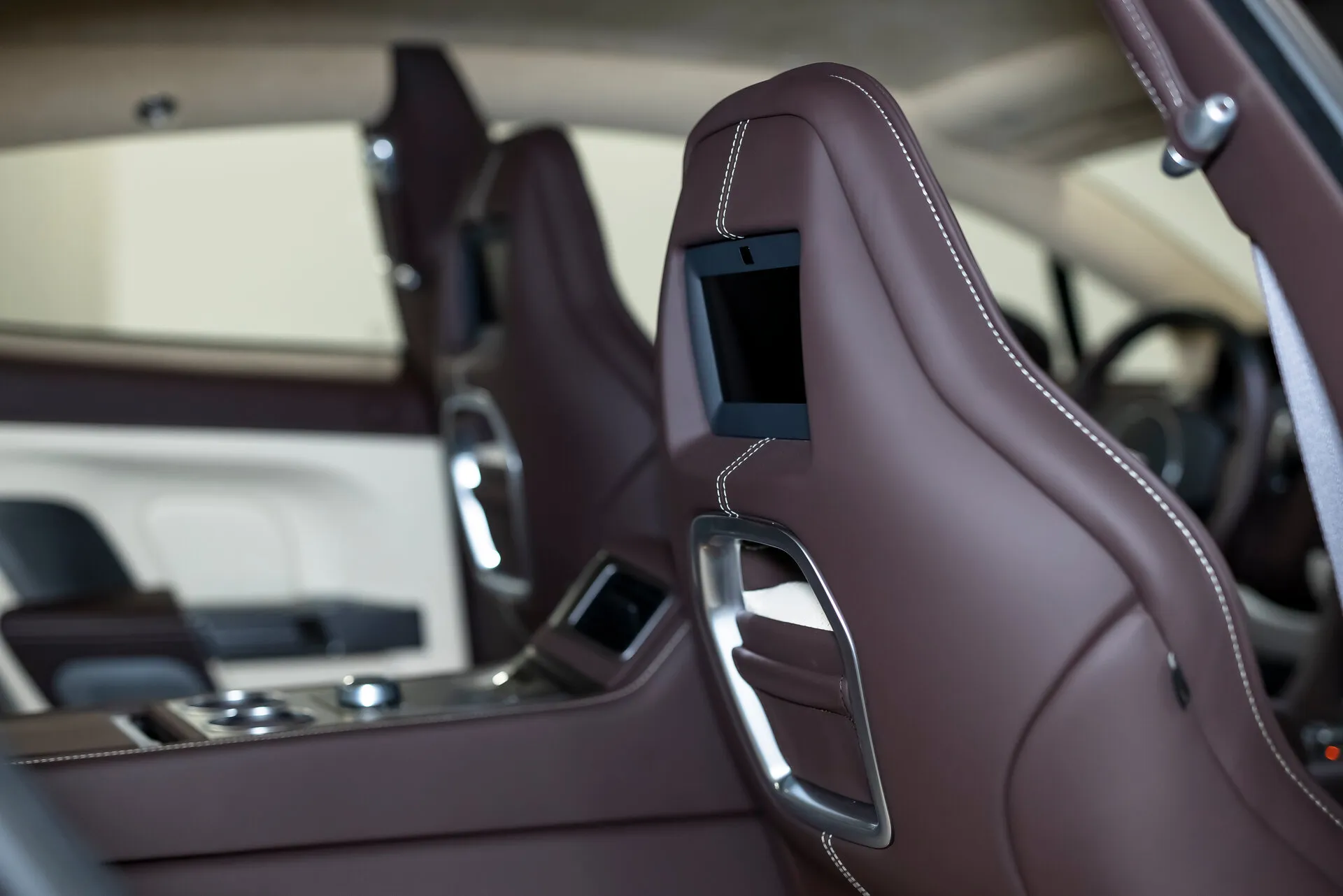 Aston Martin Rapide, I 2012 фото 5