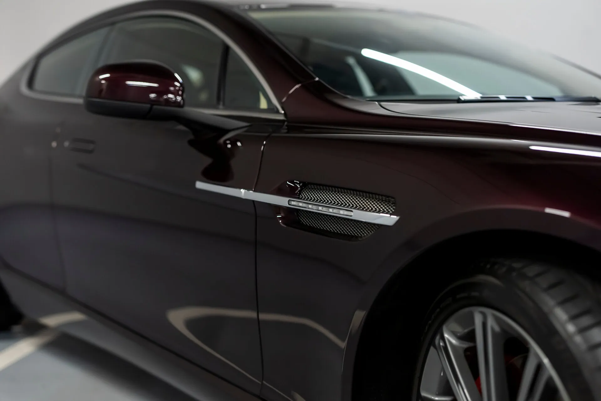 Aston Martin Rapide, I 2012 фото 6