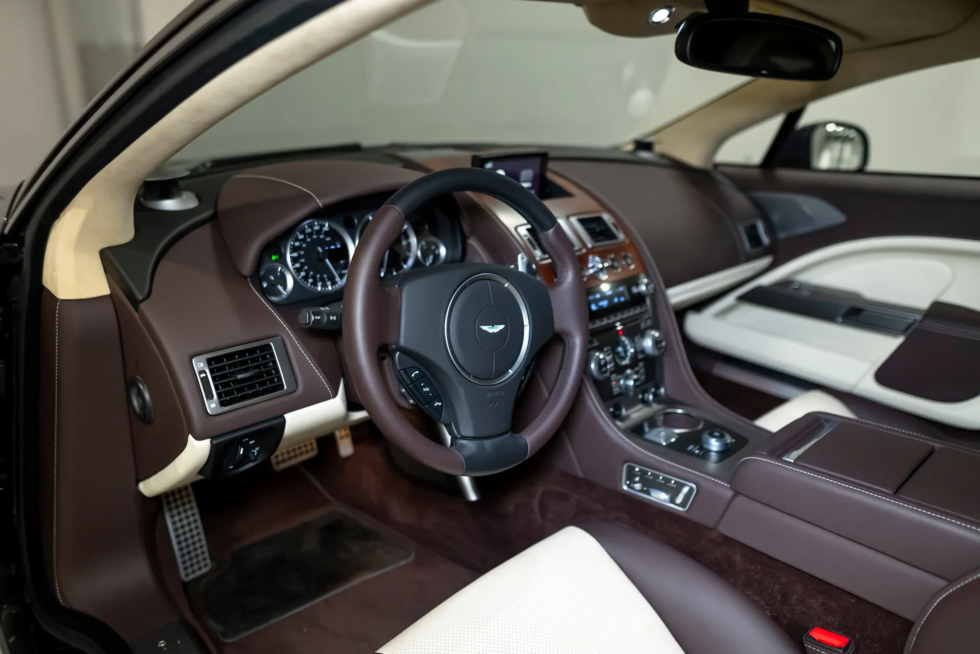 Aston Martin Rapide, I 2012 фото 8