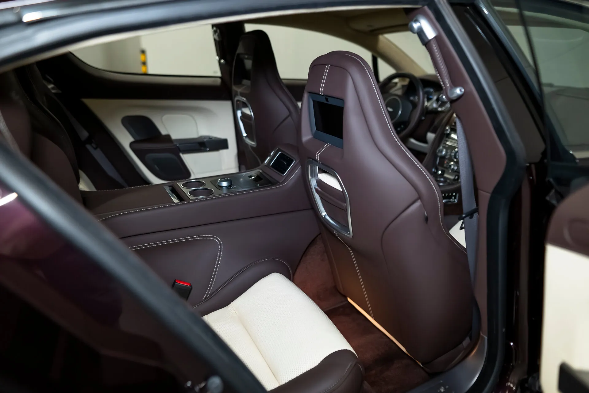 Aston Martin Rapide, I 2012 фото 9
