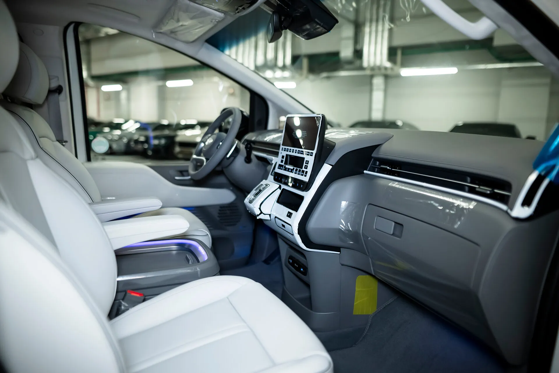 Hyundai Staria, I 2023 фото 9