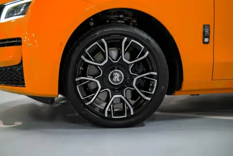 Rolls-Royce Ghost Black Badge, Ii 2024 — миниатюра 6
