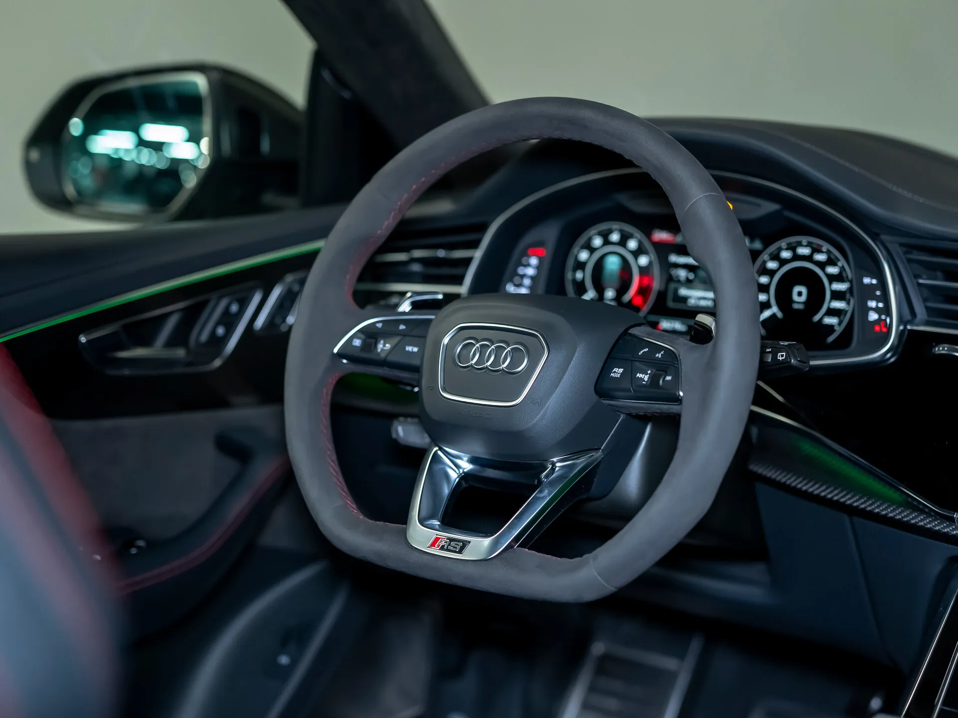 Audi RS Q8, I 2021 фото 2