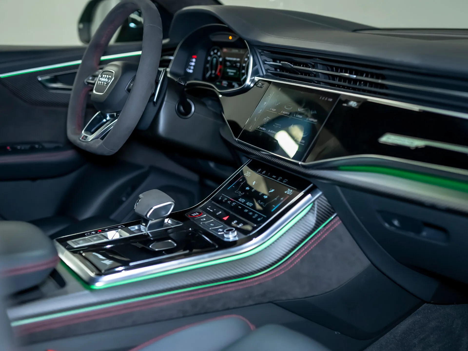 Audi RS Q8, I 2021 фото 8