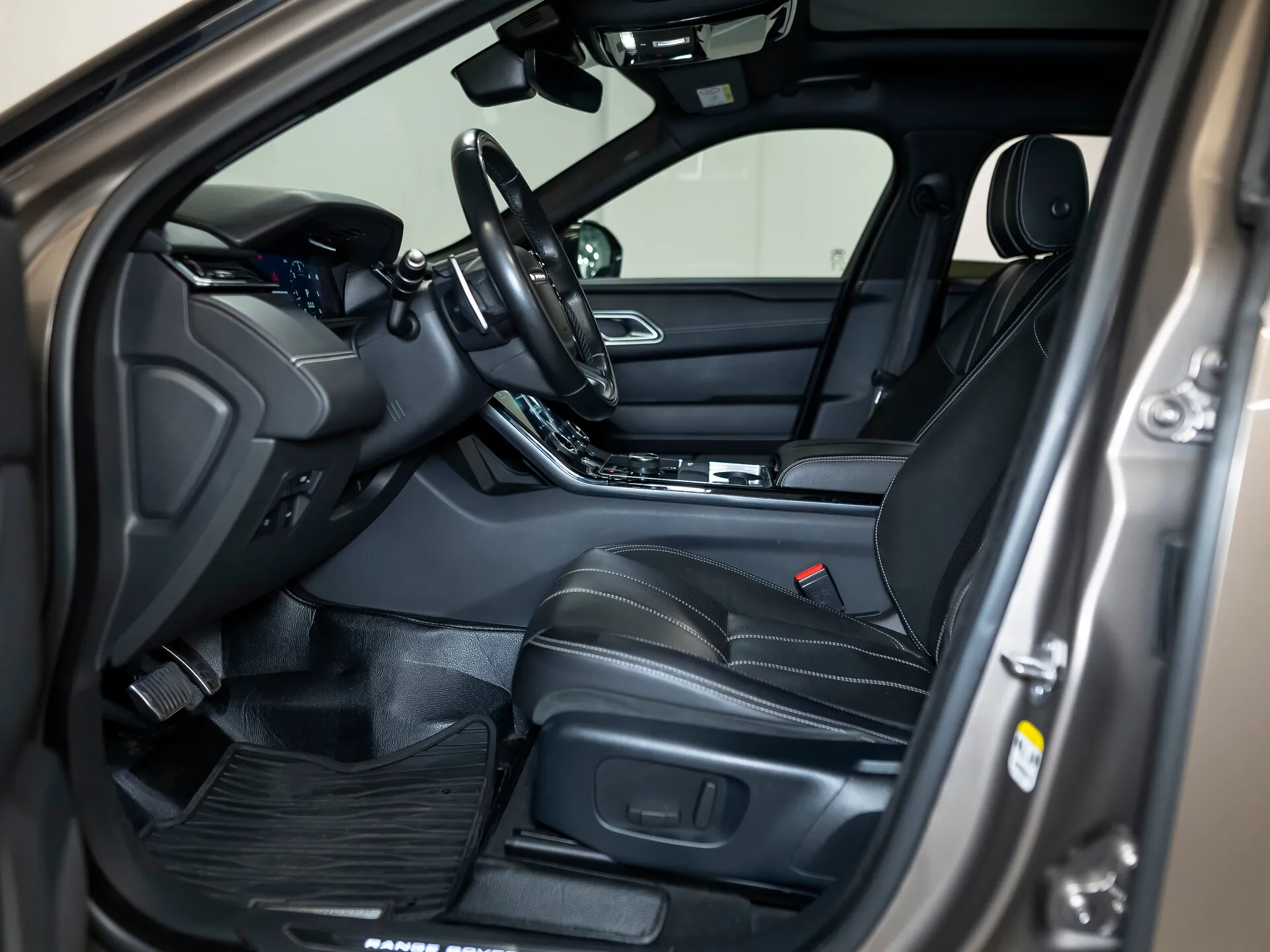 Land Rover Range Rover Velar, I 2018 фото 8
