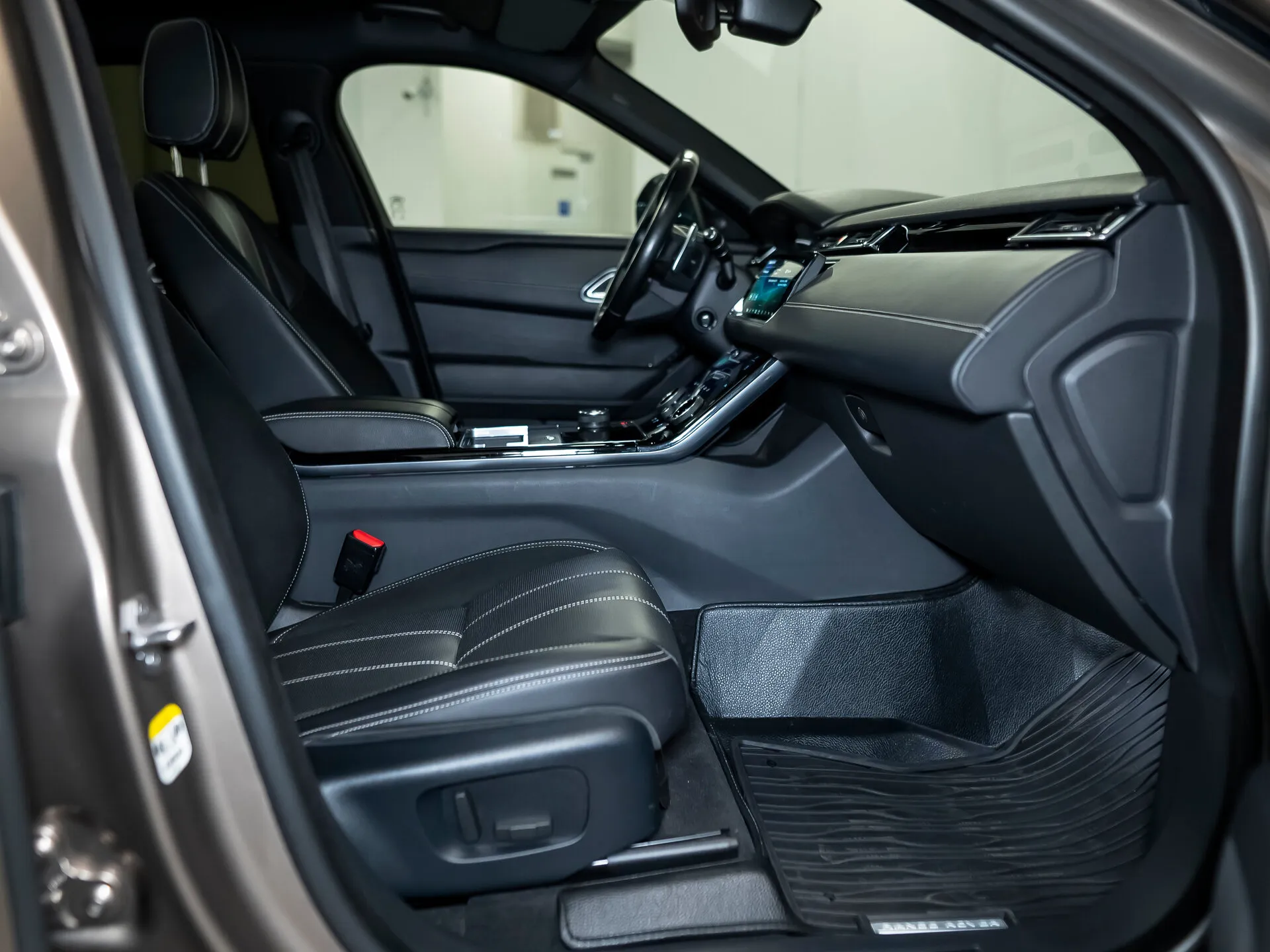 Land Rover Range Rover Velar, I 2018 фото 10