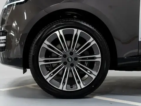 Land Rover Range Rover Long, V 2025 — миниатюра 2