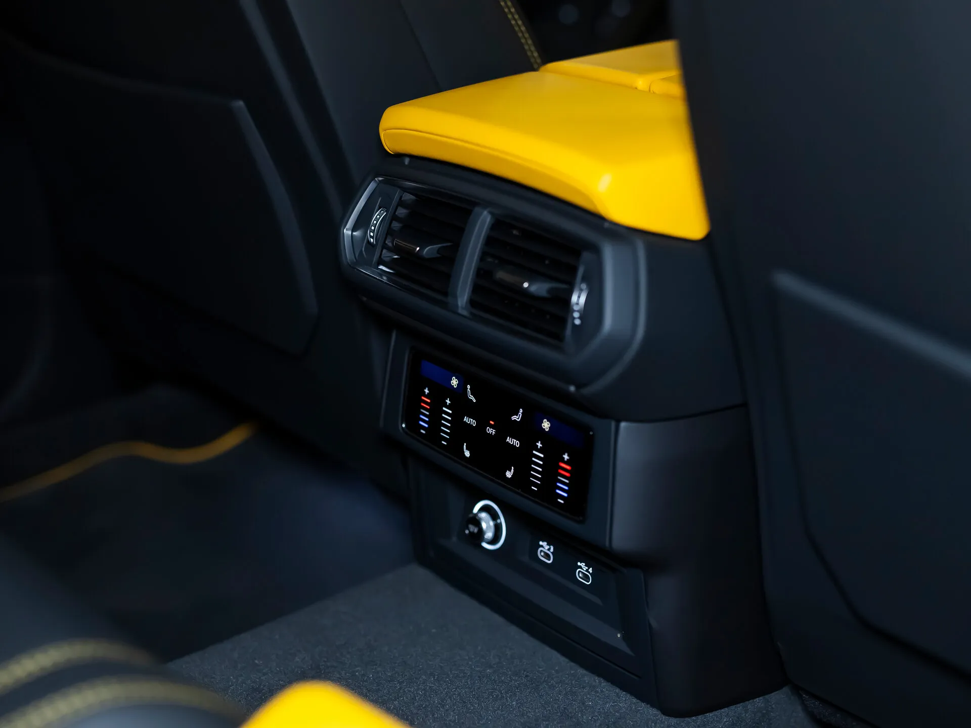 Lamborghini Urus, I 2022 фото 9