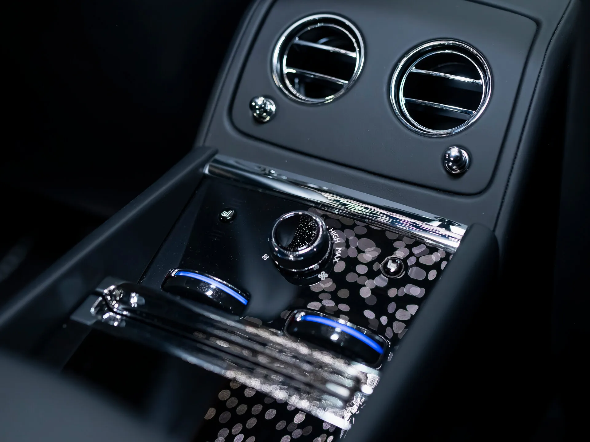 Rolls-Royce Spectre, I 2024 фото 7