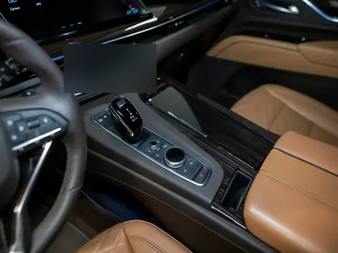 Cadillac Escalade, V 2022 — миниатюра 8