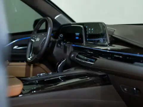 Cadillac Escalade, V 2022 — миниатюра 9