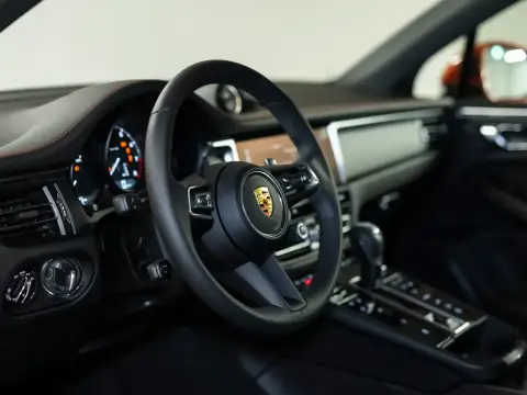 Porsche Macan, I Рестайлинг 2 2024 — миниатюра 2
