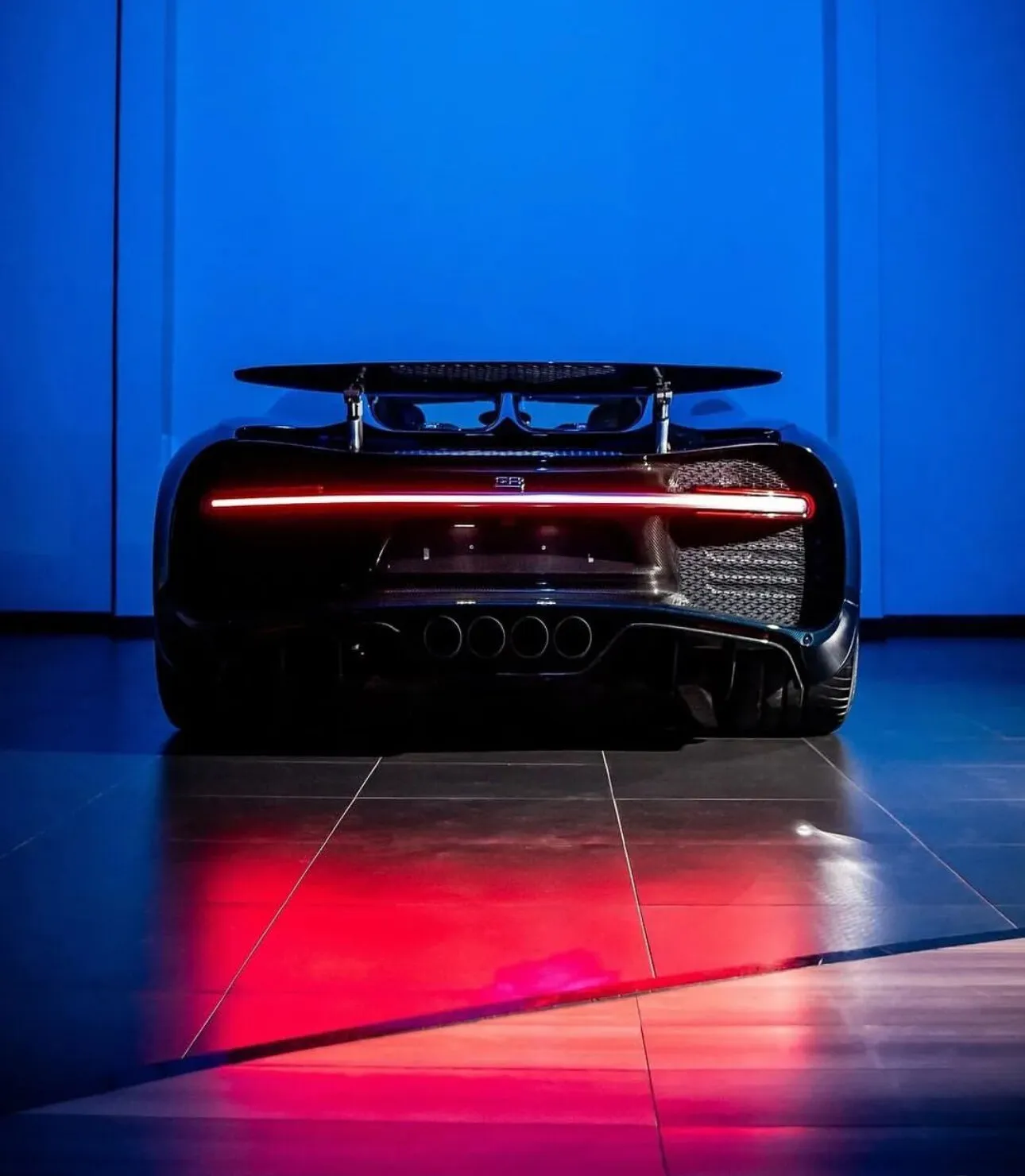 Bugatti Chiron, I 2023 фото 3