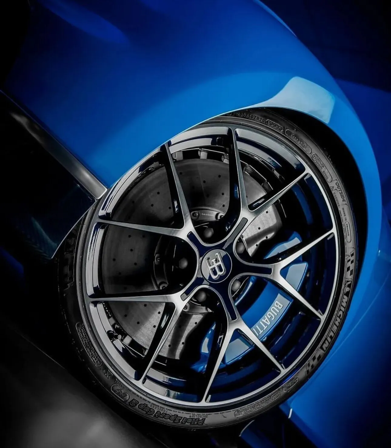 Bugatti Chiron, I 2023 фото 10