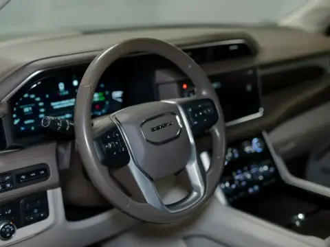 GMC Yukon, V 2022 — миниатюра 3