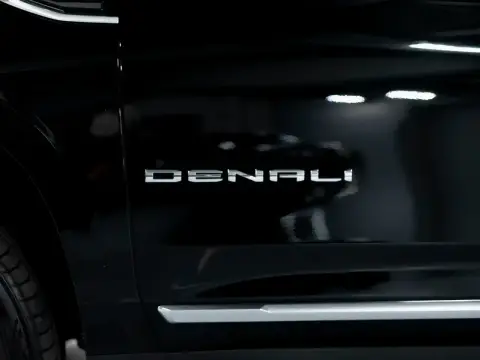 GMC Yukon, V 2022 — миниатюра 7