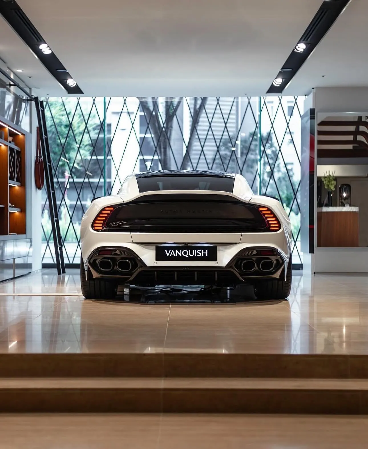 Aston Martin Vanquish, Iii 2025 фото 3