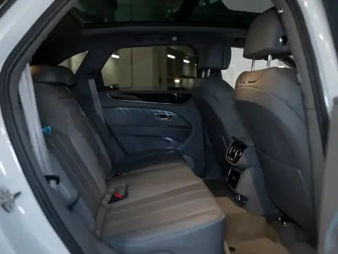 Bentley Bentayga, I Рестайлинг 2022 — миниатюра 5