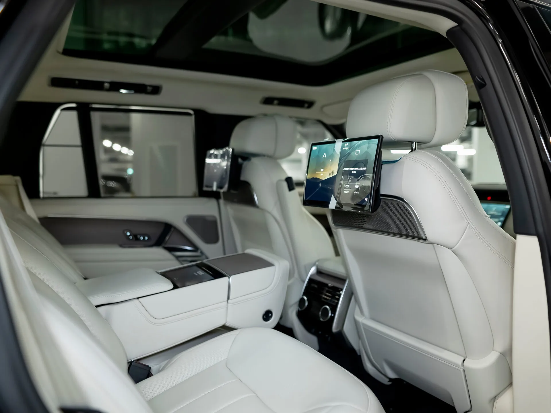Land Rover Range Rover, V 2025 фото 3