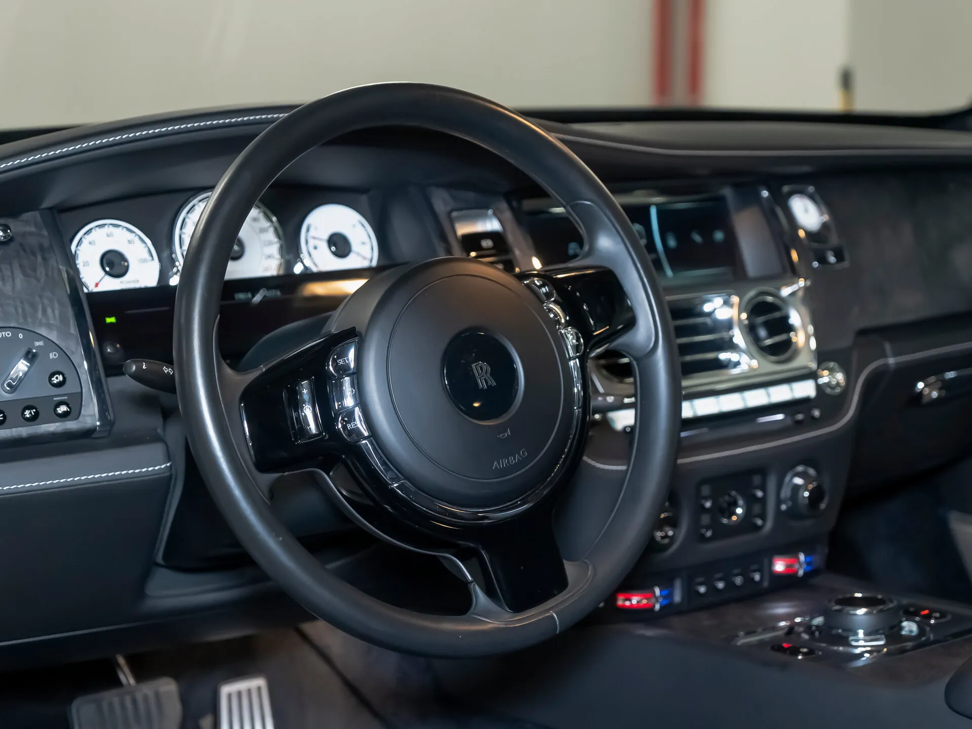 Rolls-Royce Wraith, I 2019 фото 6
