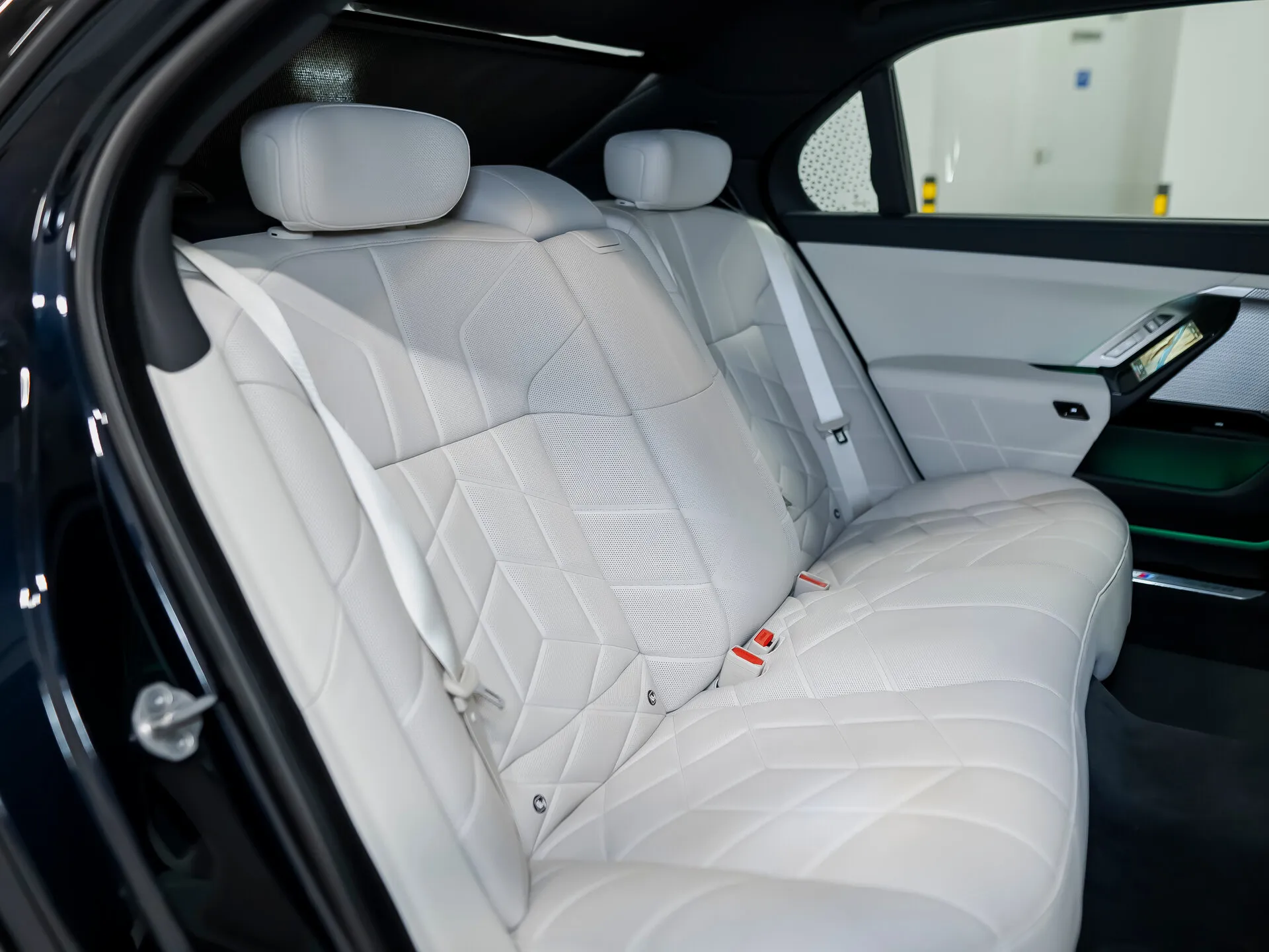 BMW I7, I (G70) 2022 фото 2
