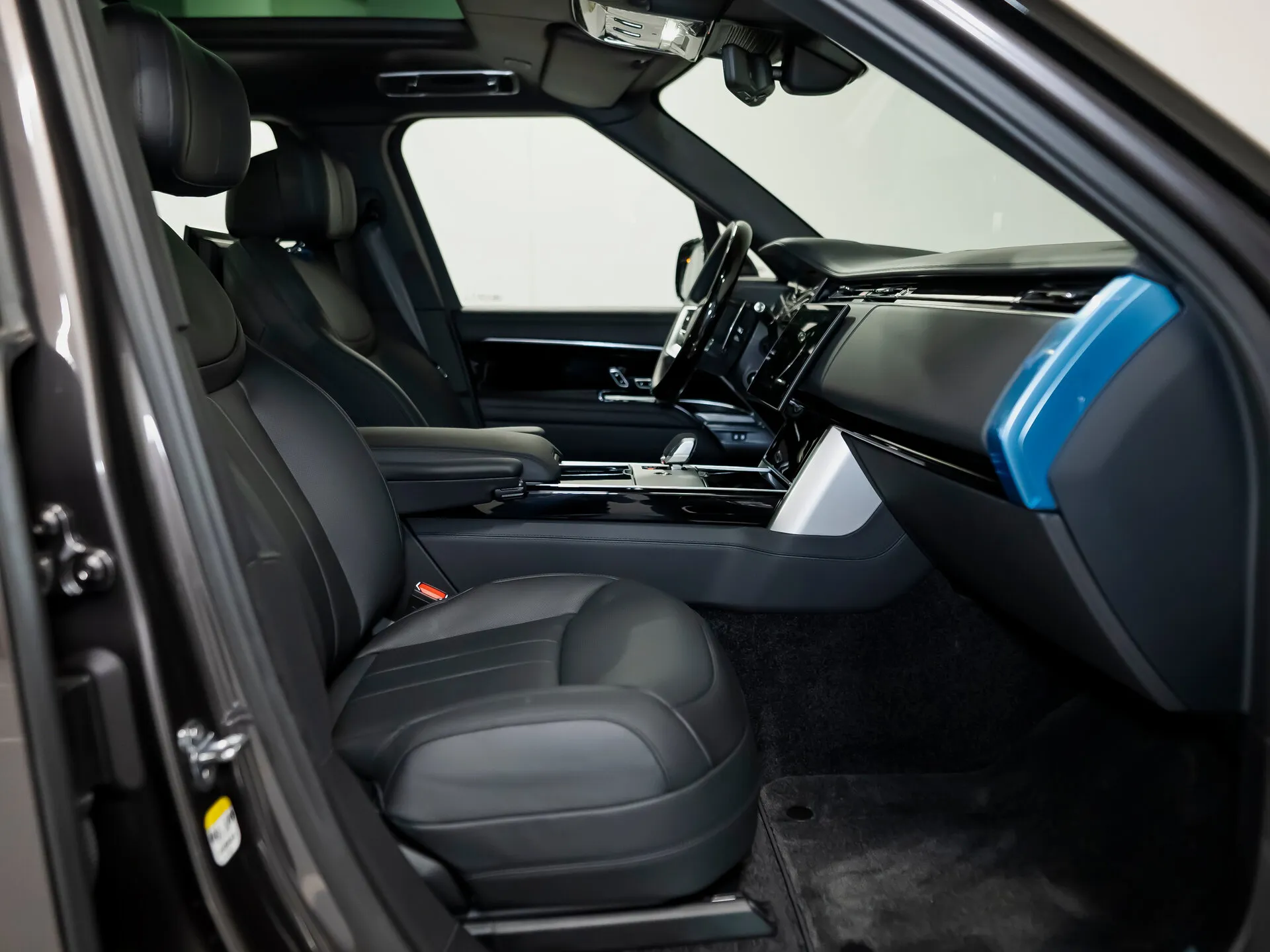 Land Rover Range Rover Long, V 2025 фото 8